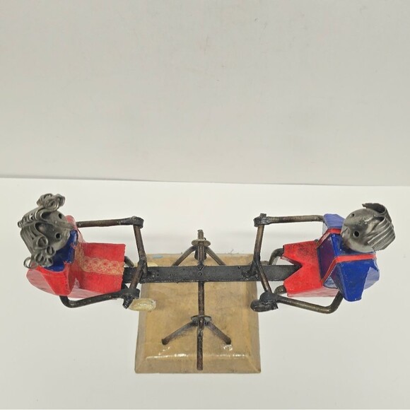Vintage Signed Manuel FELGUEREZ Folk Art Metal Seesaw Modernist Sculpture Mexico - Picture 9 of 9